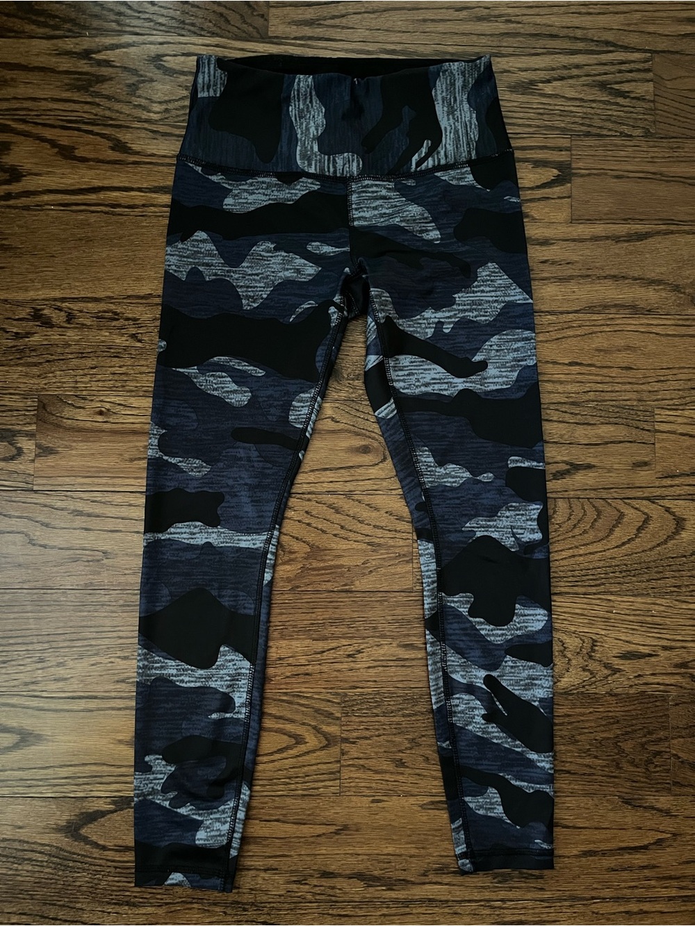 Womens Camo Leggings - Size Small